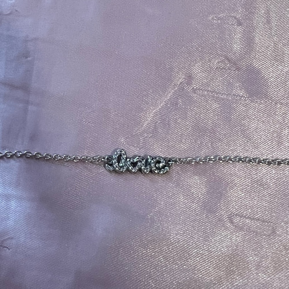 PANDORA - SIGNATURE OF LOVE BRACELET